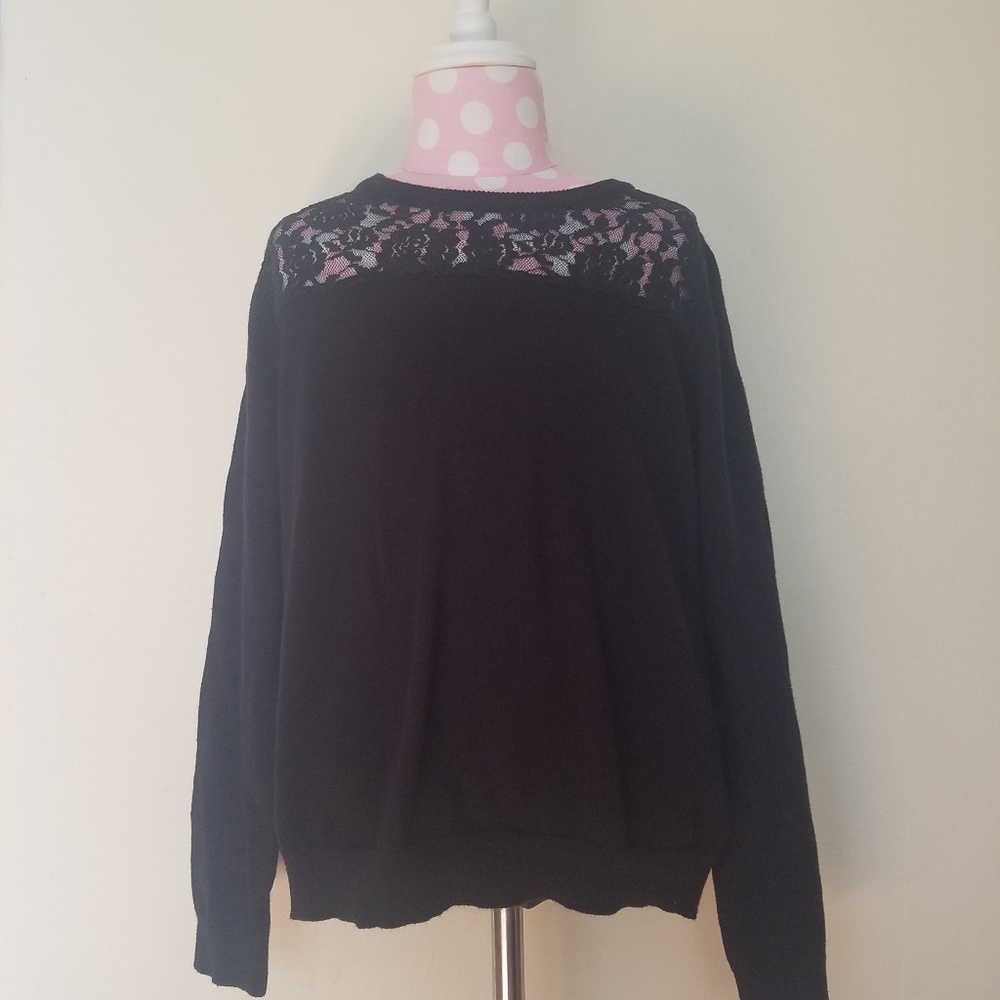 Black Long Sleeved Sweater Shirt